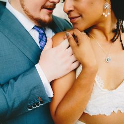 AJWedding00747 0171 - Let's bow down to this garden wedding with the crop top wedding dress of our dreams Let's bow down to this wedding with the crop top wedding dress of our dreams