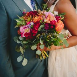 AJWedding00792 0259 - Let's bow down to this garden wedding with the crop top wedding dress of our dreams Let's bow down to this wedding with the crop top wedding dress of our dreams