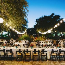 AJWedding00833 0273 - Let's bow down to this garden wedding with the crop top wedding dress of our dreams Let's bow down to this wedding with the crop top wedding dress of our dreams