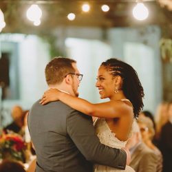 AJWedding00885 0294 - Let's bow down to this garden wedding with the crop top wedding dress of our dreams Let's bow down to this wedding with the crop top wedding dress of our dreams
