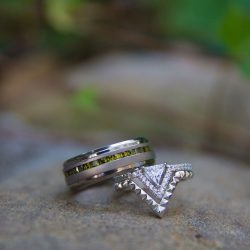 JadeEloraPhotography Link Zelda 003 - This subtle Link and Zelda wedding inspiration will teleport you to a fancy-pants Hyrule This subtle Link and Zelda wedding inspiration will teleport you to a fancy-pants Hyrule