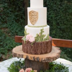 JadeEloraPhotography Link Zelda 038 - This subtle Link and Zelda wedding inspiration will teleport you to a fancy-pants Hyrule This subtle Legend of Zelda wedding inspiration will teleport you to a fancy-pants Hyrule