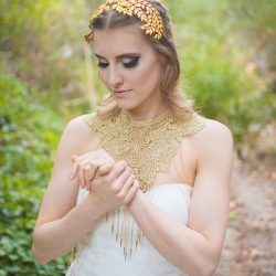 JadeEloraPhotography Link Zelda 088 - This subtle Link and Zelda wedding inspiration will teleport you to a fancy-pants Hyrule This subtle Link and Zelda wedding inspiration will teleport you to a fancy-pants Hyrule