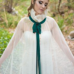 JadeEloraPhotography Link Zelda 121 - This subtle Link and Zelda wedding inspiration will teleport you to a fancy-pants Hyrule This subtle Link and Zelda wedding inspiration will teleport you to a fancy-pants Hyrule