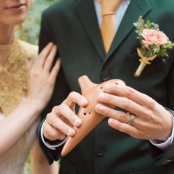 JadeEloraPhotography Link Zelda 146 - This subtle Link and Zelda wedding inspiration will teleport you to a fancy-pants Hyrule This subtle Legend of Zelda wedding inspiration will teleport you to a fancy-pants Hyrule