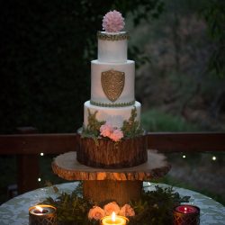 JadeEloraPhotography Link Zelda 153 - This subtle Link and Zelda wedding inspiration will teleport you to a fancy-pants Hyrule This subtle Legend of Zelda wedding inspiration will teleport you to a fancy-pants Hyrule