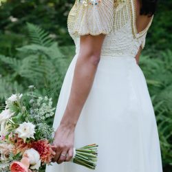 Cats, balloons, and gold glitter at this vintage chic Portland wedding