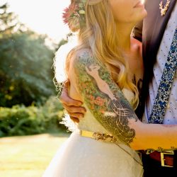 Cats, balloons, and gold glitter at this vintage chic Portland wedding