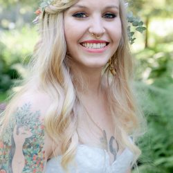 Cats, balloons, and gold glitter at this vintage chic Portland wedding