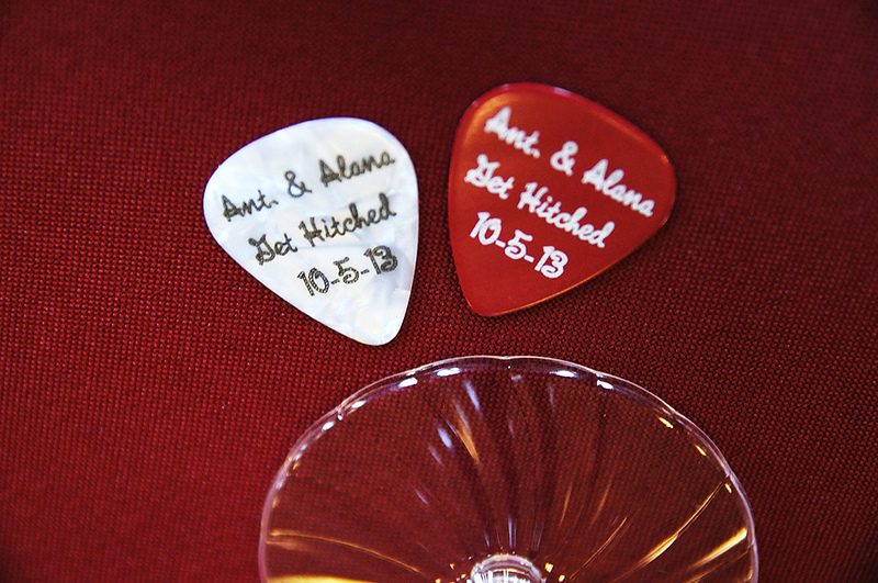 Looking for red and black rock ‘n’ roll decor inspiration? Check this.