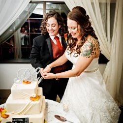 17 CakeCutting 1059 - Fall colors and epic love were on full display at this jubliant wedding Autumn colors and epic love were on full display at this joyful wedding
