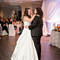 18 FirstDance 1114 - Fall colors and epic love were on full display at this jubliant wedding Autumn colors and epic love were on full display at this joyful wedding
