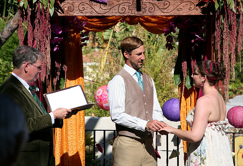 Hold a silent auction at your wedding