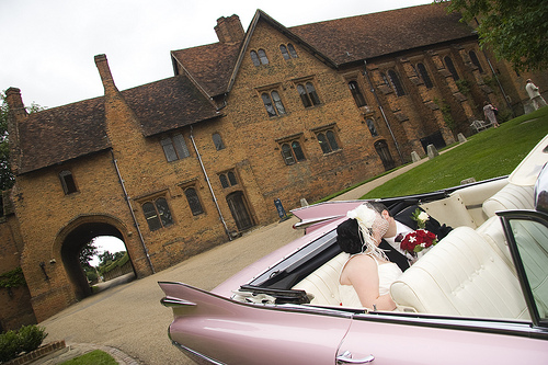 Fiona & Sean’s 1950s strawberries ‘n’ cream wedding