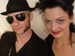 Anke & Dave’s rock-n-roll, Las Vegas elopement… with Elvis