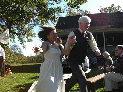 Kristen & Charlie’s farmyard, bluegrass, eco, afternoon affair