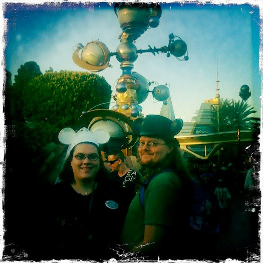 How one couple had a guerilla wedding / civil ceremony in Disneyland