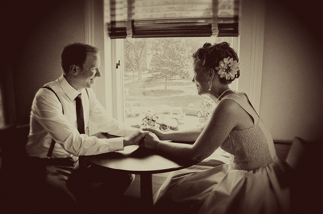 Nina & Sean’s 1950s-inspired quirky courthouse wedding