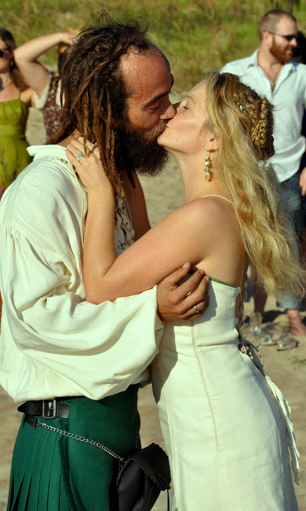 Emma & Jon’s sandy, handfasting, Celtic wedding celebration