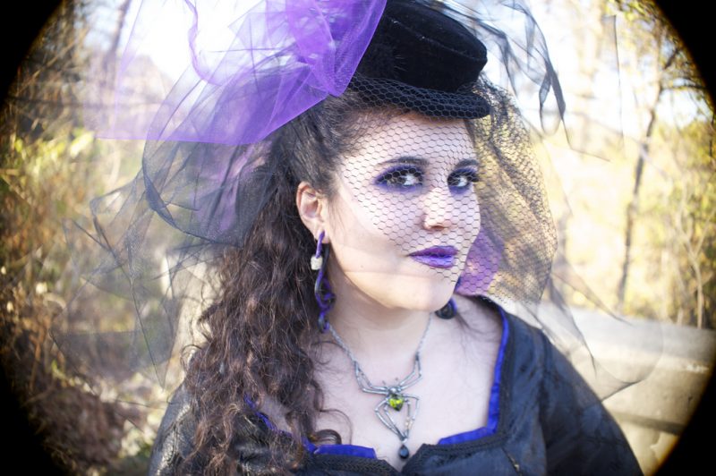 Don’t let dresses have all the fun: 15 colored veils to steal the show