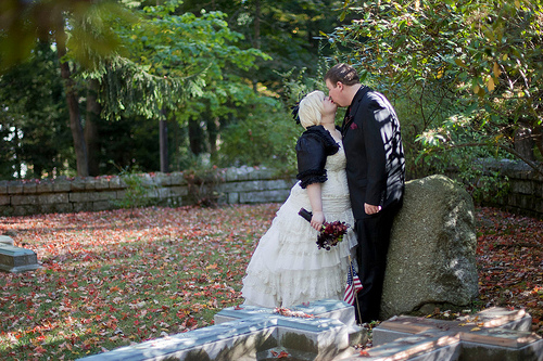 Jessica & Andrew’s rollin’ Burtonesque glam wedding