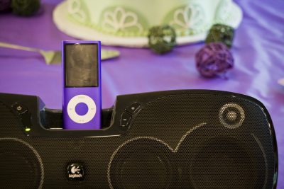 5899296443 6ef8476e03 b - Pop Punk Bride's iPod reception tips + playlist 5899296443 6ef8476e03 b