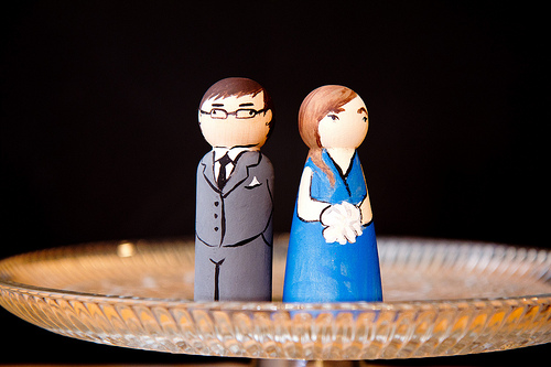 Tara & Chuck’s intimate art gallery budget wedding