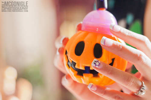 It’s your fingernails’ special daaaaaaaaay, too!