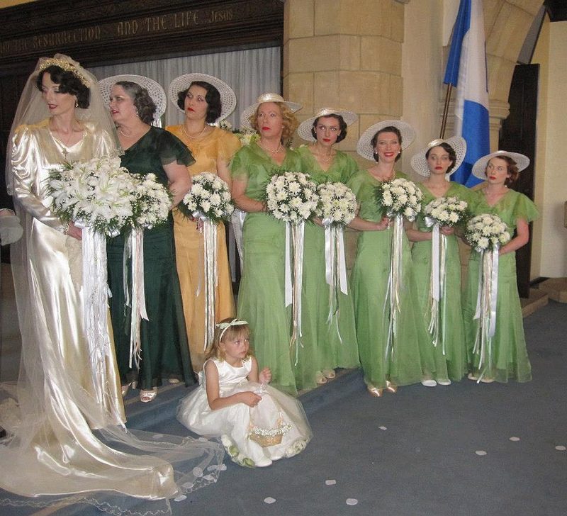 This 1930s garden party wedding somehow happened in 2013!?