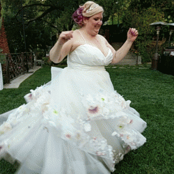 Burst Cover GIF Action 20170520183947 - A quirky and magical wedding at The Houdini Estate A quirky and magical wedding at The Houdini Estate