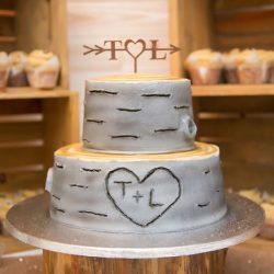 Perez Dabney AndiDiamondPhotography DabneyWED421 low - Have a "first donut" at this stunning rustic barn wedding Have a "first donut" at this stunning barn wedding