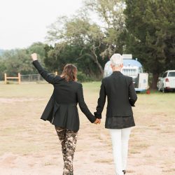 Tacos, oak trees, and chic-as-hell outfits made this Texas backyard wedding breathtaking