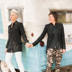 Tacos, oak trees, and chic-as-hell outfits made this Texas backyard wedding breathtaking