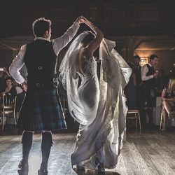 CP 0473 - The romantic Glasgow wedding of our kilted fantasies The romantic Scotland wedding of our kilted fantasies