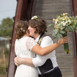 Les bons temps rouler at this New Orleans wedding with food trucks and a sweet first look