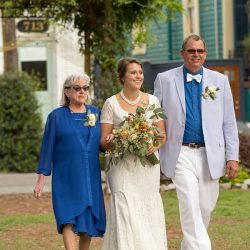 Les bons temps rouler at this New Orleans, LA wedding with food trucks and a sweet first look