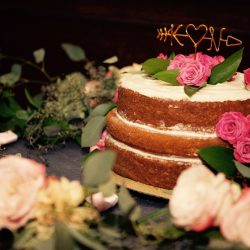 A '90s dance party wedding full of positive vibes