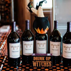 Tiffany Matthews Favorites 0008 - A vintage-inspired Halloween wedding ball (with classic horror movie photo booths!) A vintage Halloween spooky wedding
