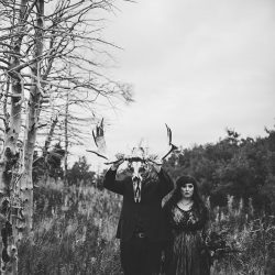 wedding 26293592169 o - Get lost in the dark dreaminess of this elegant atmospheric wedding Get lost in the dark dreaminess of this elegant atmospheric wedding