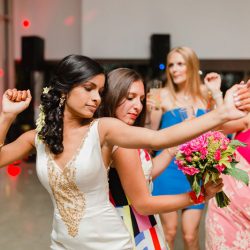 Kamath Chen CourtneyBowldenPhotography neenaalbert999 low - Three cultures combine at this radiant sculpture park wedding in Seattle Three cultures combine at this colorful wedding