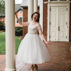 Have tea at this vintage-inspired wedding with the "dress-cued" vintage dress of our dreams