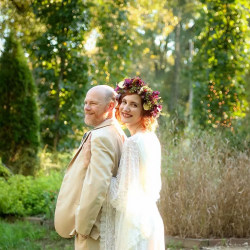 ss - A fairylit wedding in the woods (with flower kitty and folk dancing) ss