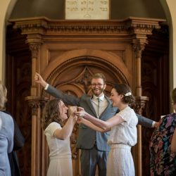 Macson Ledin UedaPhotography 034 low - Lauren & Lauren's sweet and laid-back wedding at a historic synagogue Lauren & Lauren's laid-back two-bride wedding at a historic synagogue