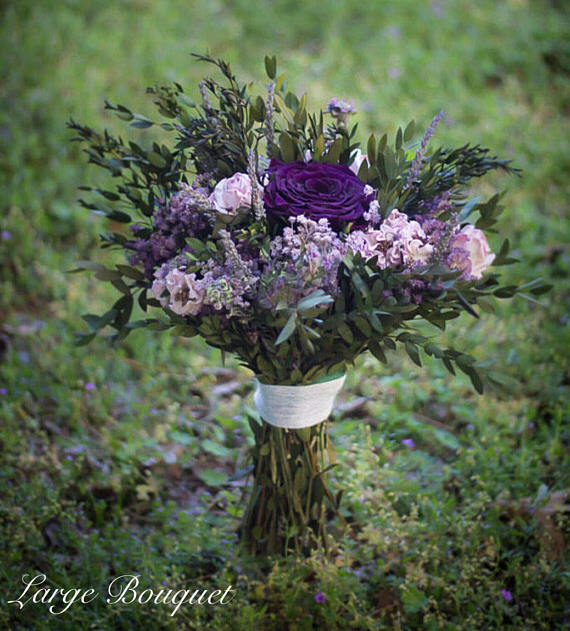 Paper, fabric, brooches, and dried flowers: alternative artificial wedding bouquets that will last forever