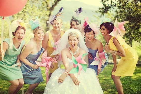 Paper, fabric, brooches, and dried flowers: alternative artificial wedding bouquets that will last forever