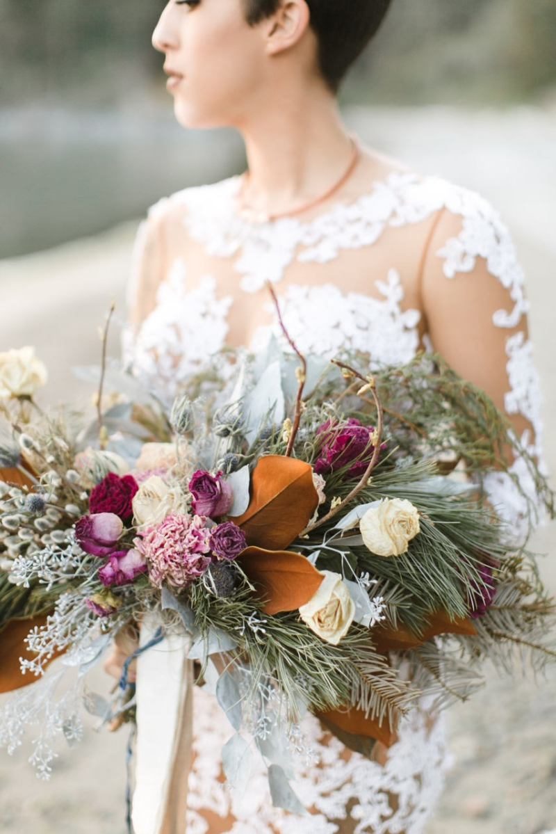 Paper, fabric, brooches, and dried flowers: alternative wedding bouquets that will last forever