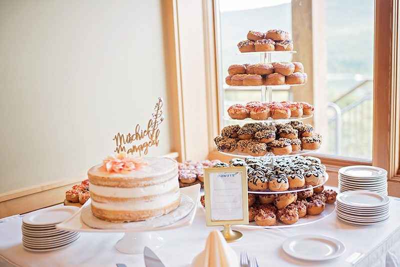 Stars meets nature: a subtly geeky lakeside wedding 