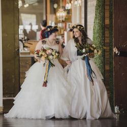 2017 10 14 Beth Kate Wedding 0195.jpg - An Autumn witch lesbian wedding with tarot, tattoos, and beer 2017 10 14 Beth Kate Wedding 0195.jpg