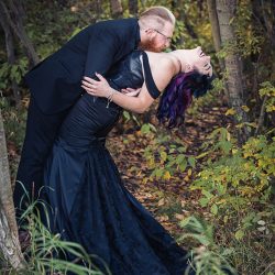 AKwedWEB 777 - A stunning black dress, tattoos, and skulls everywhere at this chic and dark wedding A stunning black dress, tattoos, and skulls everywhere at this goth wedding