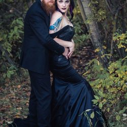 AKwedWEB 787 - A stunning black dress, tattoos, and skulls everywhere at this chic and dark wedding A stunning black dress, tattoos, and skulls everywhere at this goth wedding